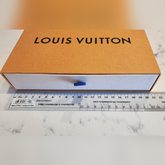LOUIS VUITTON - Small giftbox (Authentic) 2 - Picture 3 of 5